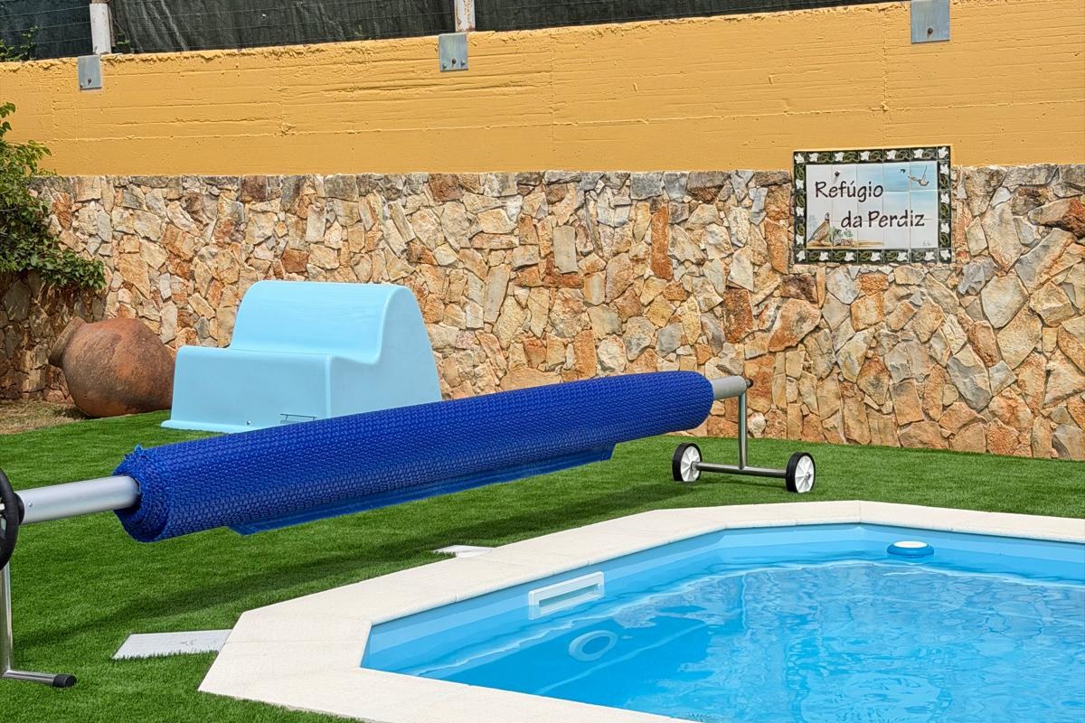Piscina exterior do Refúgio da Perdiz